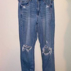 American Eagle Mom Jeans ✨